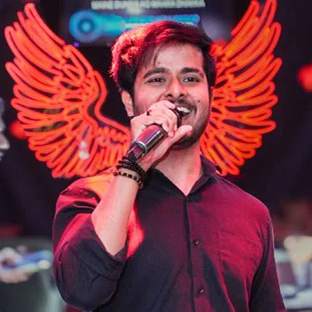 Live Singer – Karaoke on weekends